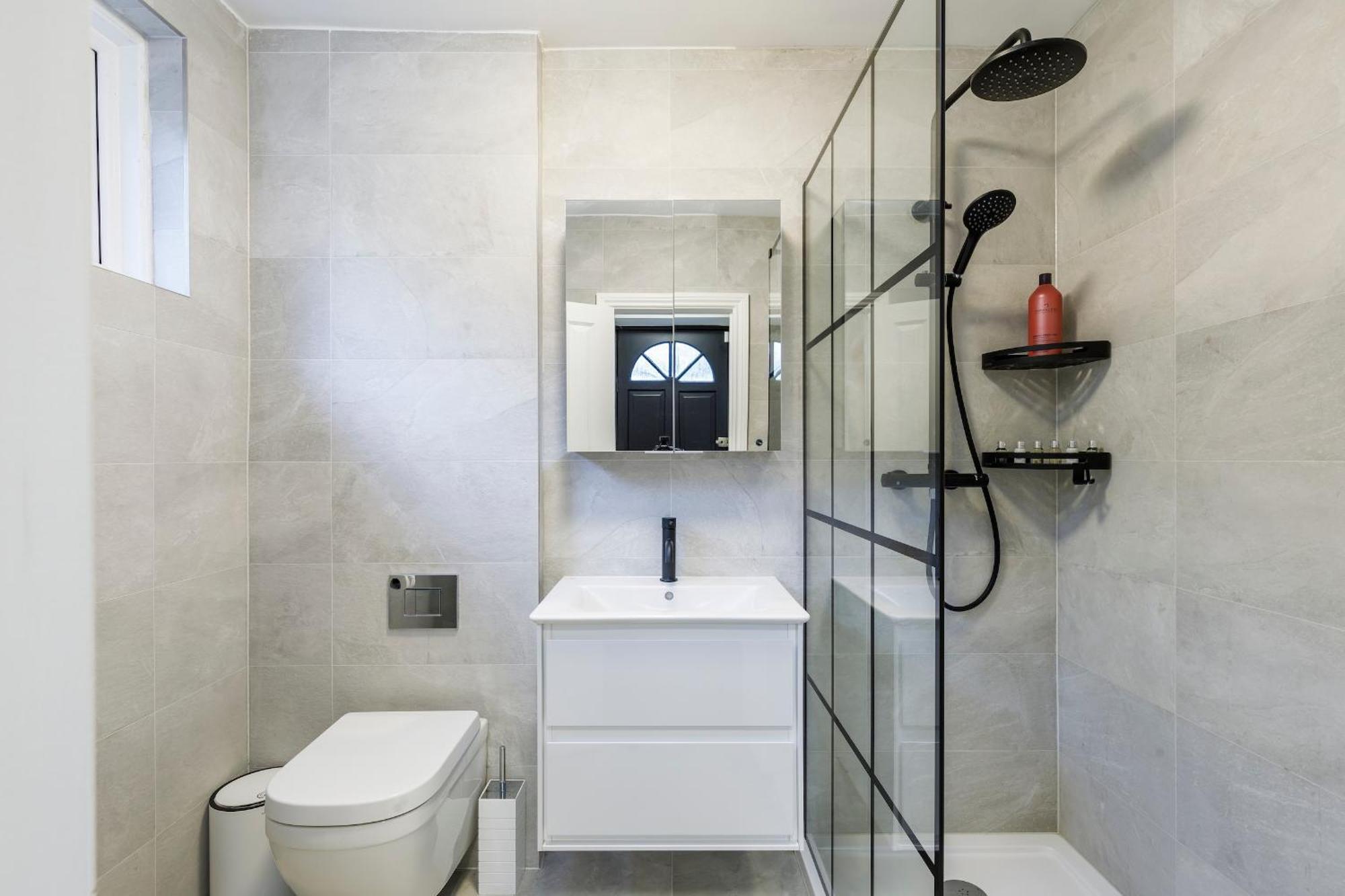 Apartment Spacious 2 Bedroom With Beautiful Garde *