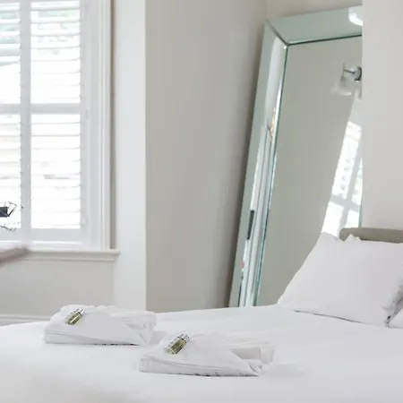 Spacious 2 Bedroom Apartment With Beautiful Garde Brighton Exterior photo