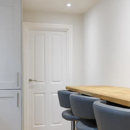Spacious 2 Bedroom Apartment With Beautiful Garde Brighton Exterior photo