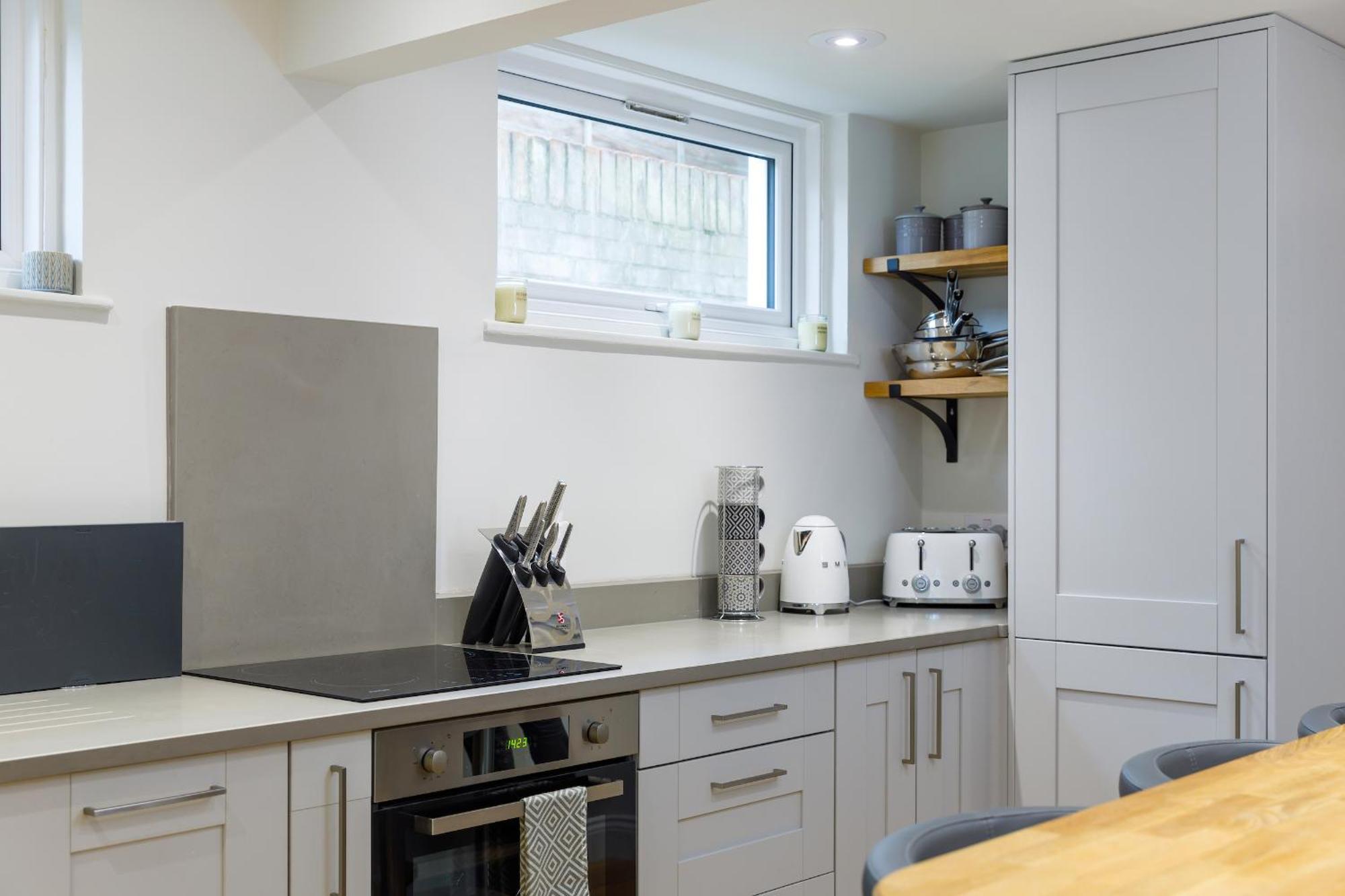 Spacious 2 Bedroom With Beautiful Garde