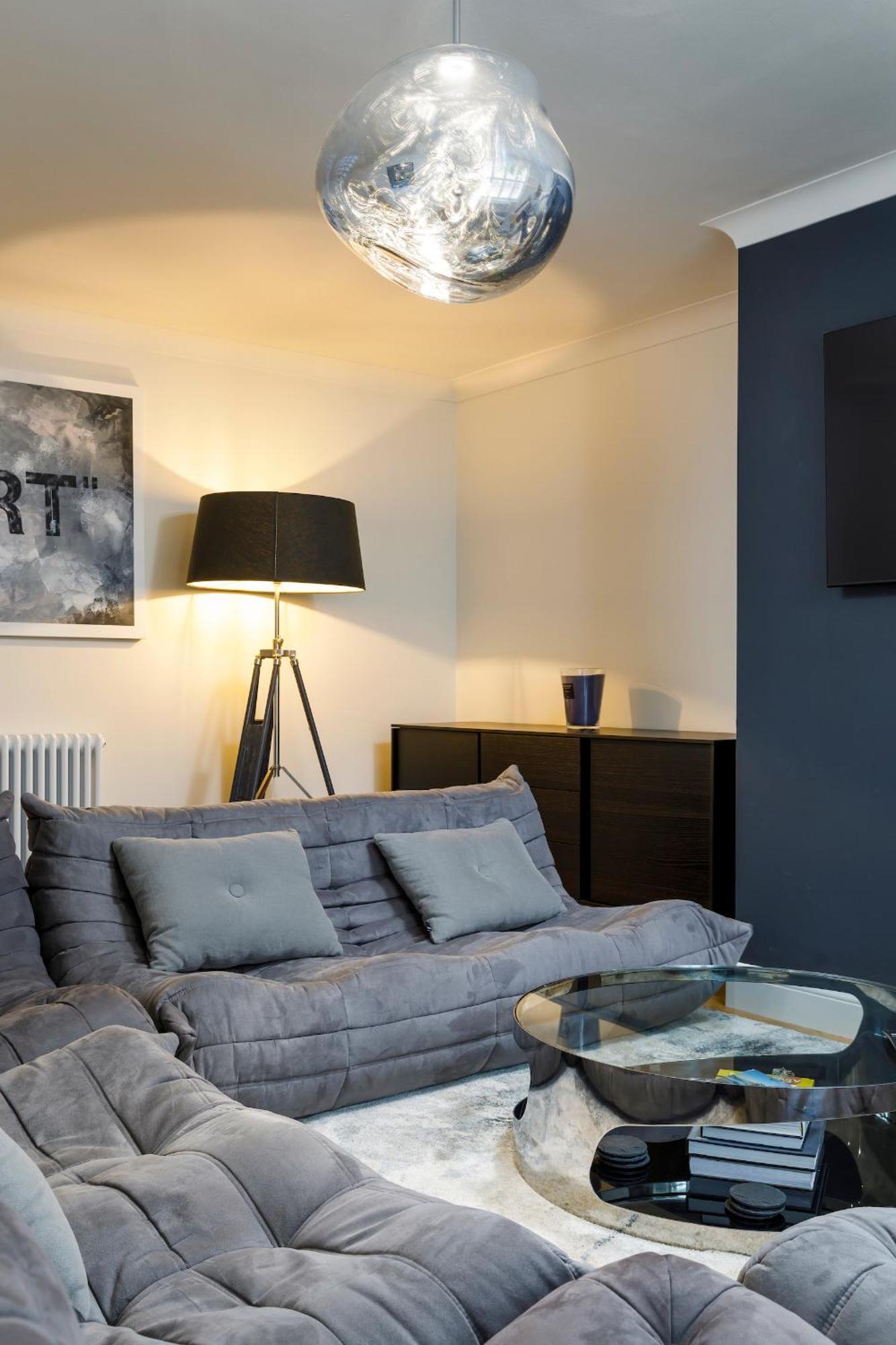 Spacious 2 Bedroom With Beautiful Garde